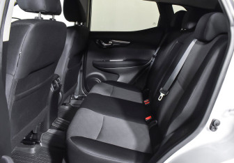 Подержанный автомобиль Nissan Qashqai 2016 года (14 фото)
