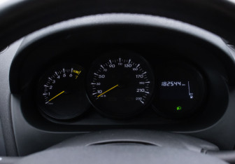 Подержанный автомобиль Renault Fluence 2011 года (12 фото)