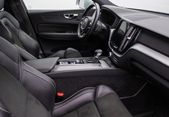 Подержанный автомобиль Volvo XC60 2019 года (9 фото)