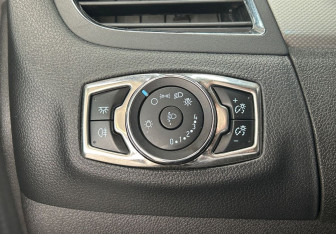 Подержанный автомобиль Ford Edge 2014 года (20 фото)