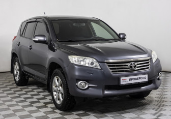 Подержанный автомобиль Toyota RAV4 2011 года (3 фото)
