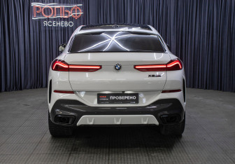 Подержанный автомобиль BMW X6 2020 года (6 фото)