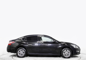 Подержанный автомобиль Nissan Teana 2014 года (4 фото)