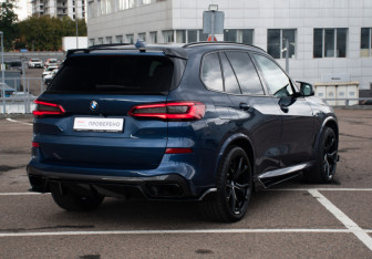 Подержанный автомобиль BMW X5 2019 года (5 фото)
