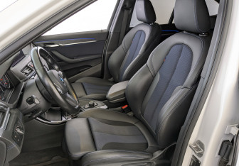 Подержанный автомобиль BMW X1 2021 года (20 фото)