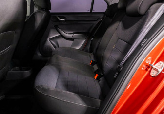 Подержанный автомобиль Skoda Rapid Liftback 2014 года (9 фото)