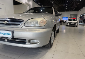 Подержанный автомобиль Chevrolet Lanos 2008 года (8 фото)
