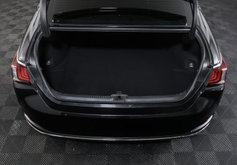 Подержанный автомобиль Lexus ES 2019 года (10 фото)