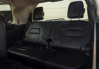 Подержанный автомобиль Toyota Land Cruiser Suv 2012 года (16 фото)
