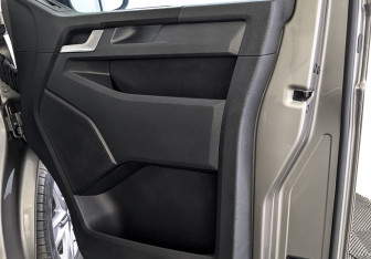 Подержанный автомобиль Volkswagen Multivan 2019 года (25 фото)