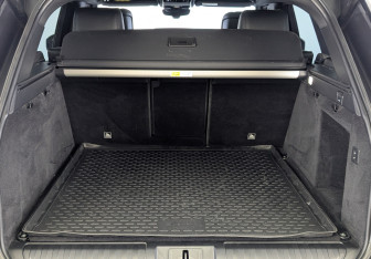 Подержанный автомобиль Land Rover Range Rover Sport 2021 года (10 фото)