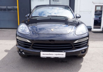 Подержанный автомобиль Porsche Cayenne 2011 года (2 фото)
