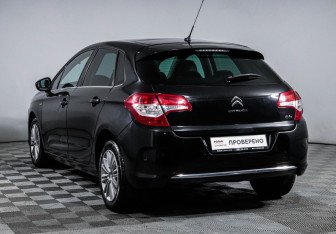 Подержанный автомобиль Citroen C4 Hatchback 2012 года (7 фото)