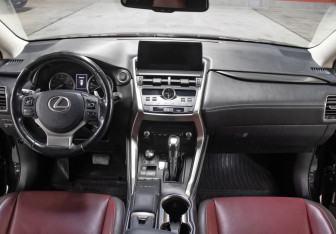 Подержанный автомобиль Lexus NX 2018 года (14 фото)