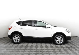Подержанный автомобиль Nissan Qashqai 2010 года (3 фото)