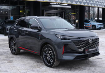 Подержанный автомобиль Changan CS55PLUS 2023 года (3 фото)