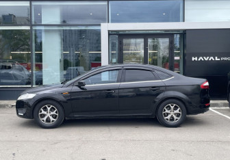 Подержанный автомобиль Ford Mondeo Sedan 2010 года (8 фото)