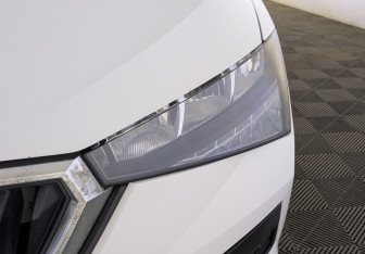 Подержанный автомобиль Skoda Rapid Liftback 2021 года (11 фото)