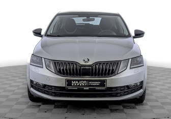 Подержанный автомобиль Skoda Octavia Liftback 2019 года (2 фото)