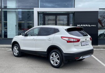 Подержанный автомобиль Nissan Qashqai 2014 года (7 фото)