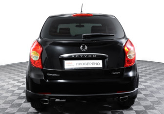 Подержанный автомобиль SsangYong Actyon 2011 года (6 фото)