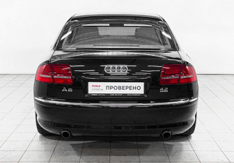 Подержанный автомобиль Audi A8 2007 года (6 фото)