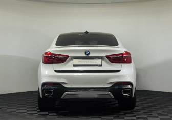 Подержанный автомобиль BMW X6 2016 года (4 фото)