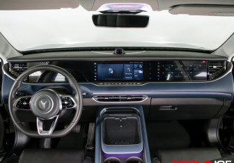 Подержанный автомобиль Voyah Free 2023 года (14 фото)