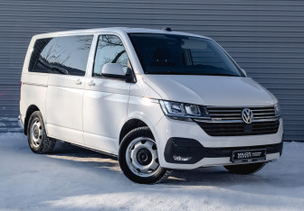 Подержанный автомобиль Volkswagen Caravelle 2020 года (3 фото)
