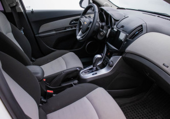 Подержанный автомобиль Chevrolet Cruze Sedan 2014 года (9 фото)