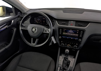 Подержанный автомобиль Skoda Octavia Liftback 2019 года (29 фото)