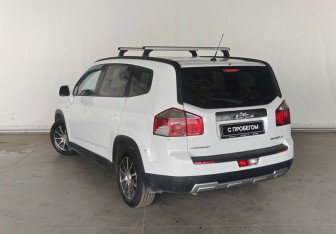 Подержанный автомобиль Chevrolet Orlando 2012 года (4 фото)