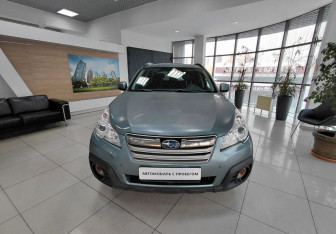Подержанный автомобиль Subaru Outback Wagon 2012 года (2 фото)