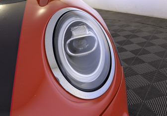 Подержанный автомобиль MINI Hatch 2019 года (11 фото)