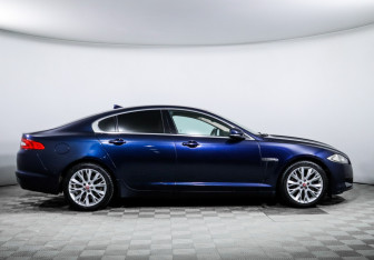 Подержанный автомобиль Jaguar XF Sedan 2014 года (4 фото)
