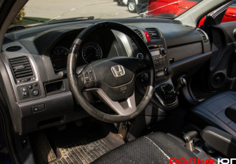 Подержанный автомобиль Honda CR-V 2008 года (13 фото)