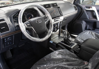 Подержанный автомобиль Toyota Land Cruiser Prado 2023 года (16 фото)