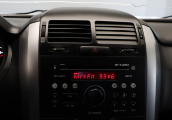 Подержанный автомобиль Suzuki Grand Vitara 2008 года (17 фото)