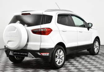 Подержанный автомобиль Ford EcoSport 2015 года (3 фото)