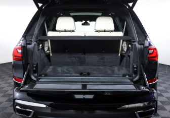 Подержанный автомобиль BMW X7 2019 года (9 фото)