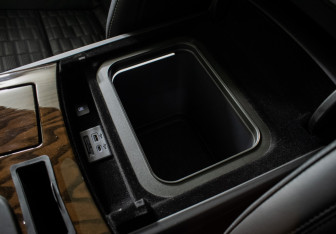 Подержанный автомобиль Cadillac Escalade Suv 2023 года (25 фото)