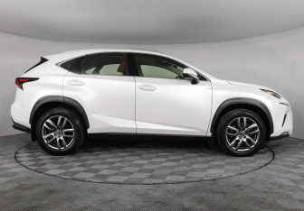 Подержанный автомобиль Lexus NX 2018 года (4 фото)