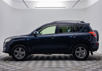 Подержанный автомобиль Toyota RAV4 2012 года (2 фото)