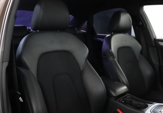 Подержанный автомобиль Audi A4 Sedan 2011 года (16 фото)