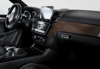 Подержанный автомобиль Mercedes-Benz GLE 2015 года (9 фото)