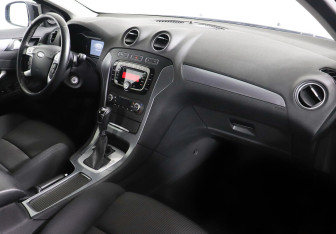 Подержанный автомобиль Ford Mondeo Sedan 2012 года (5 фото)