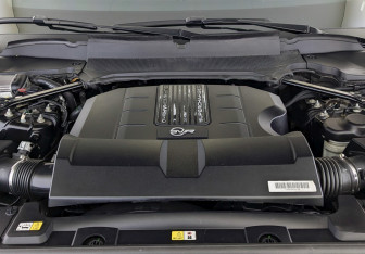 Подержанный автомобиль Land Rover Range Rover Sport 2020 года (9 фото)