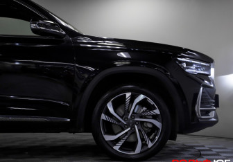 Подержанный автомобиль Geely Monjaro 2023 года (40 фото)