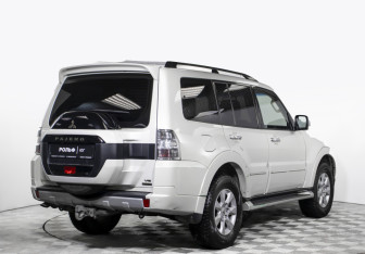 Подержанный автомобиль Mitsubishi Pajero 2021 года (5 фото)