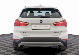 Подержанный автомобиль BMW X1 2018 года (6 фото)